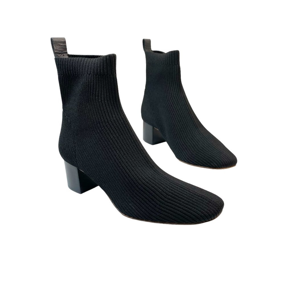 EVERLANE The Day Glove ReKnit Ribbed Round Toe Pull On Sock Boot in Black